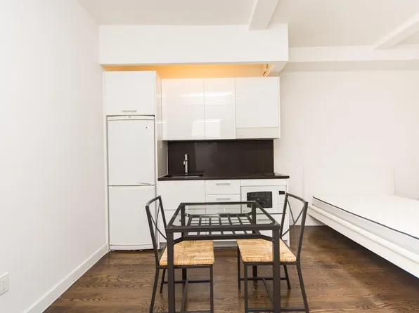 212 West 91st Street image 1 of 5