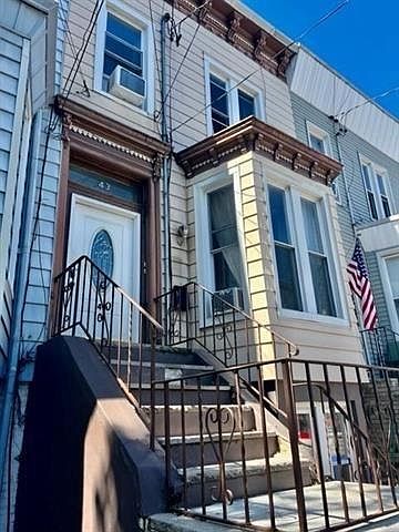 1st image of 43 South St #3