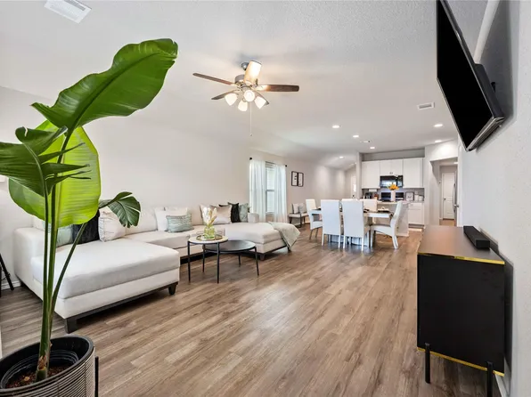 10527 Meadow Saffron Dr, Houston, TX 77016