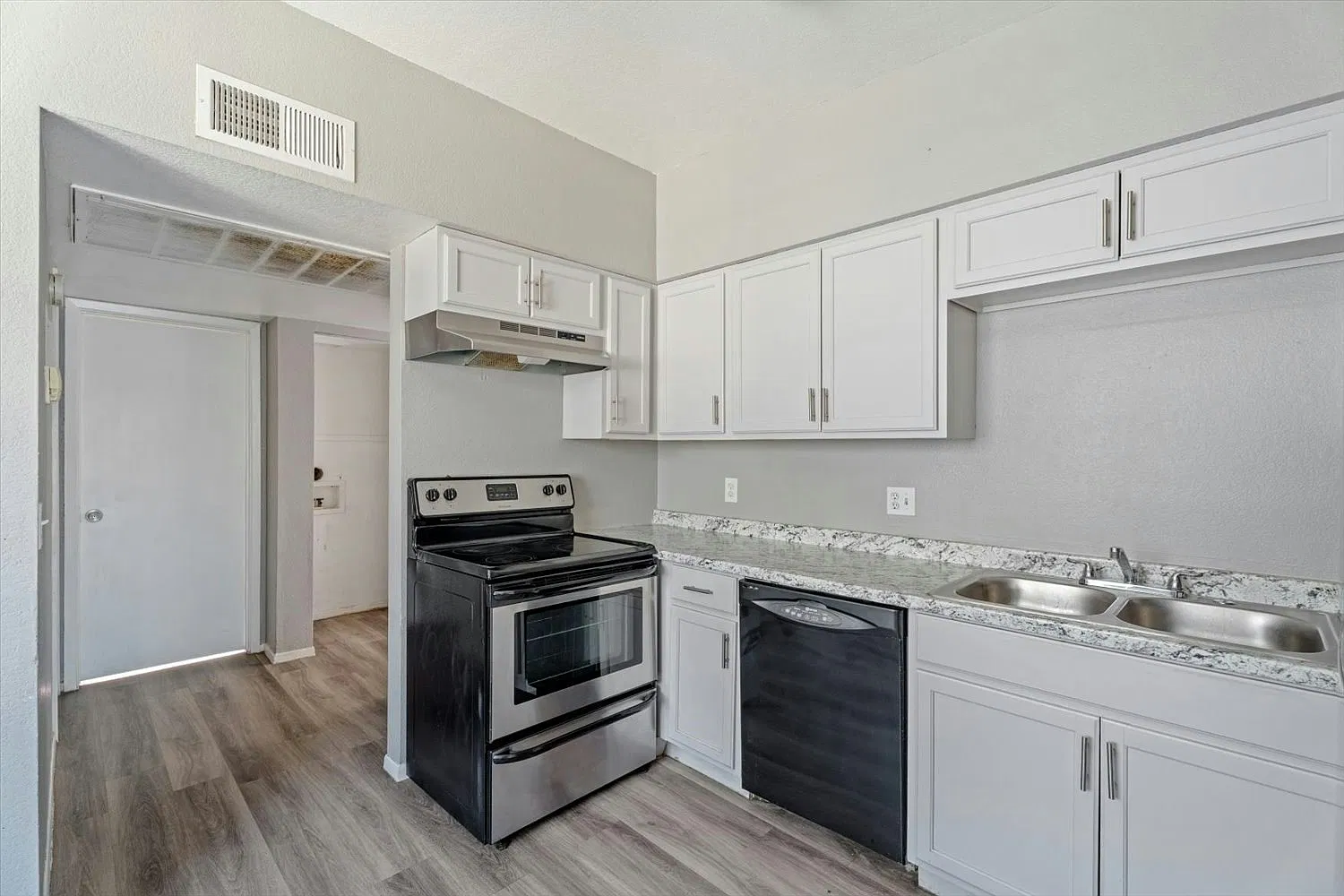 2814 East Marconi Avenue, Unit 203 — Photo 1