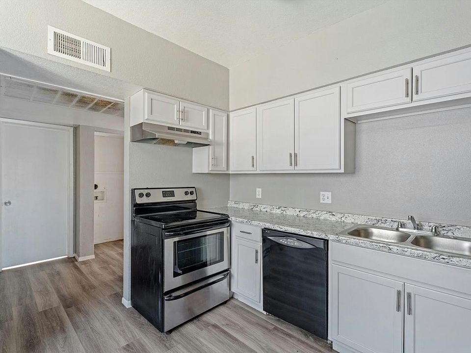 1st image of 2814 E Marconi Ave APT 203
