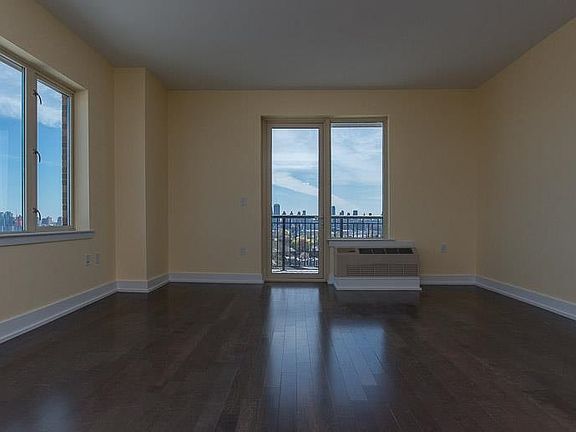 4th image of 3312 Hudson Ave APT 10J