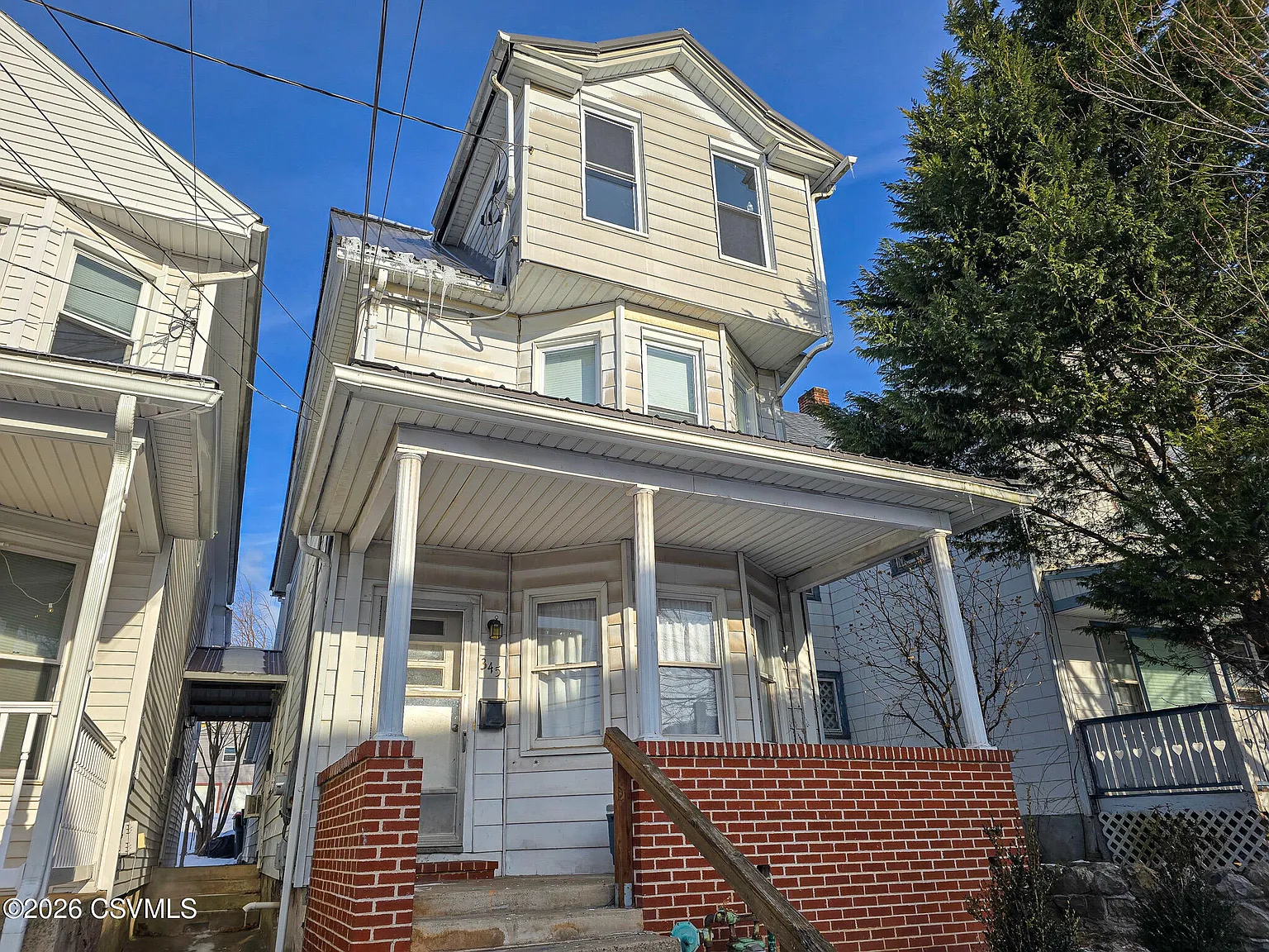 345 E 4th St photo 1
