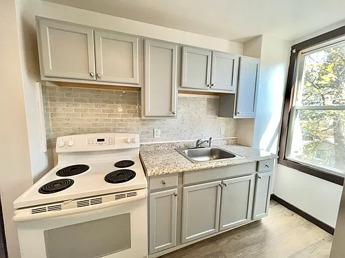 457 S Main St #15A Photo 1
