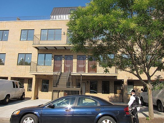 2nd image of 2539 W 15th St #1F1