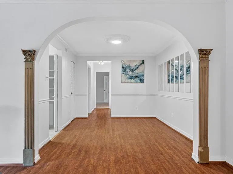3330 Woodburn Village Dr #33 — Photo 1
