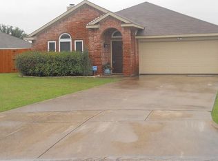 106 Rockwall Ct, Terrell, TX 75160