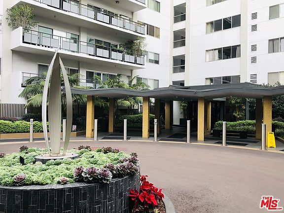 3rd image of 1155 N La Cienega Blvd APT 207