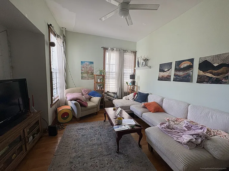 19 Ashford St #1 — Photo 10