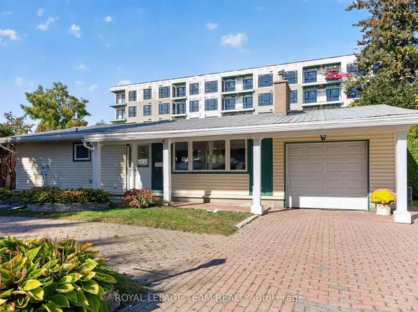 21 Elterwater Ave, Ottawa, ON K2H 5J1