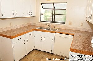 4th image of 419 Brightwood Pl