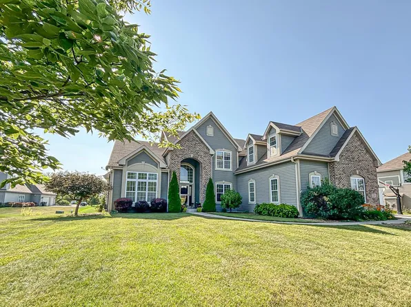 W192N5827 Spencers PASS, Menomonee Falls, WI 53051