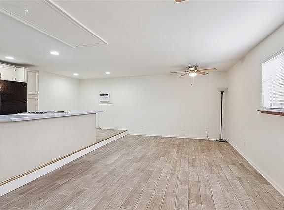 4th image of 713 1/2 Waltham St