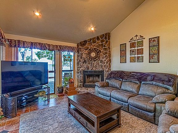 5th image of 1436 Indian Hill Blvd