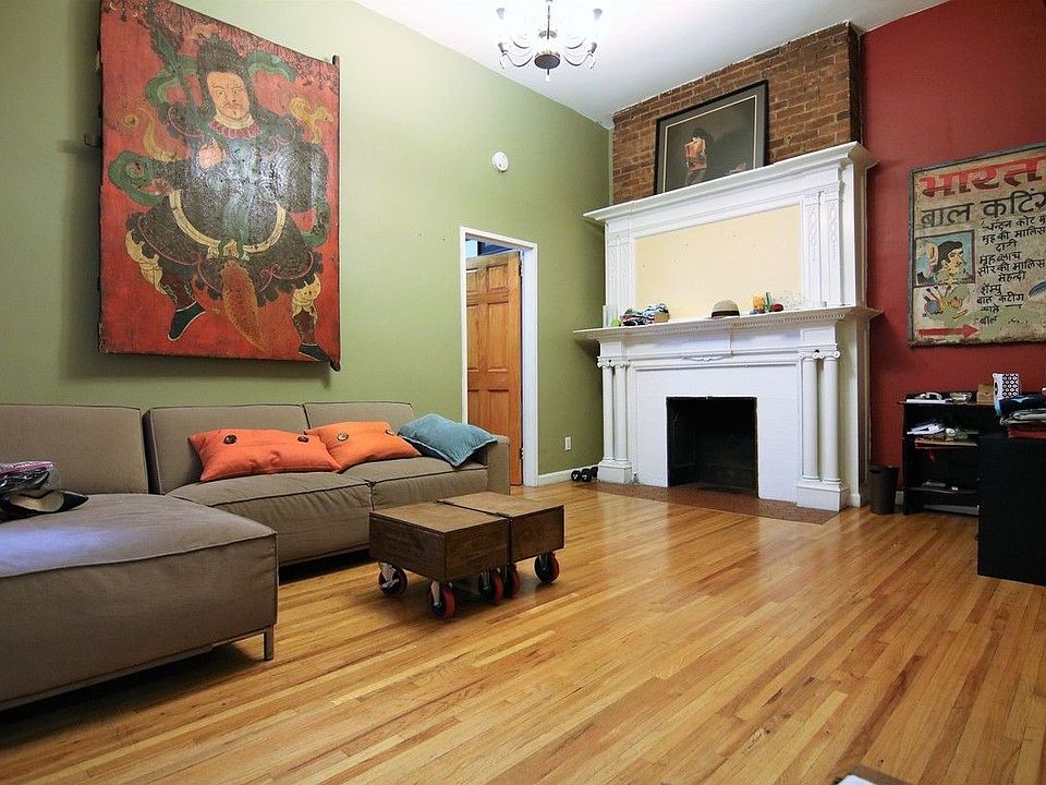 1st image of 305 W 92nd St #A2