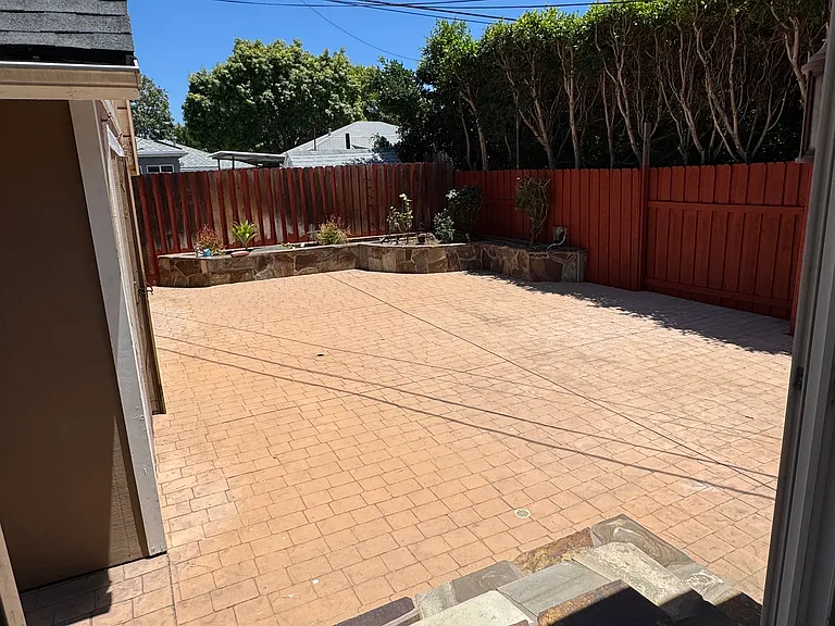 5766 Newcastle Ave — Photo 38