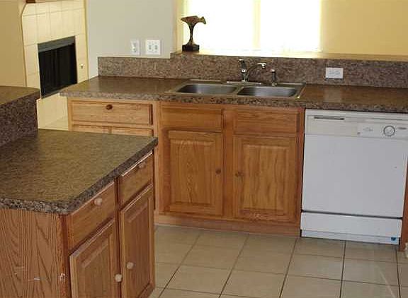 5th image of 2421 Chadsford Ln