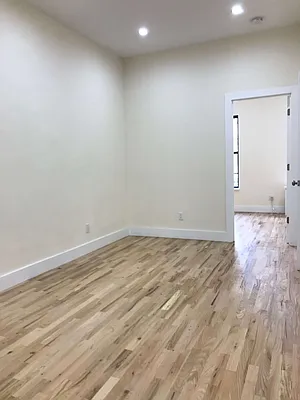 Rented by Paley Management | media 25