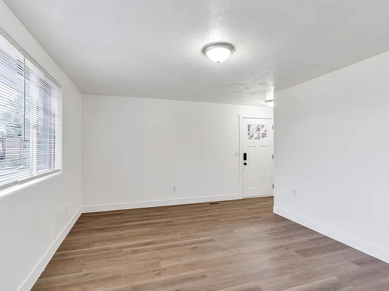 1794 W Shannon Cir — Photo 17