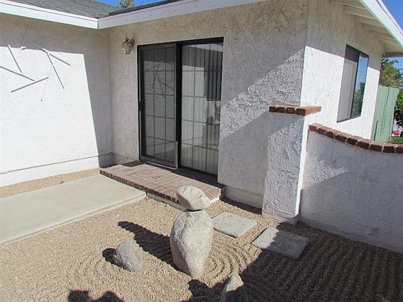 3rd image of 8926 Lilford Ave
