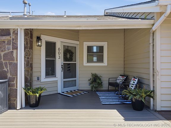 3rd image of 603 Villa Vista Dr