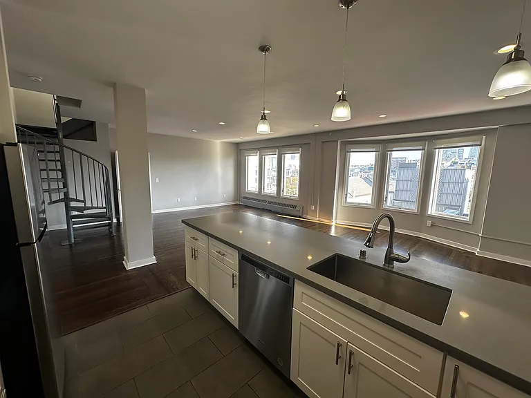 Boulevard Apartments — Photo 27