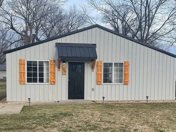 1920 F St NW, Miami, OK 74354