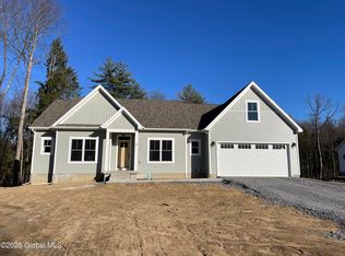 35 Burnham Rd, Wilton, NY 12831