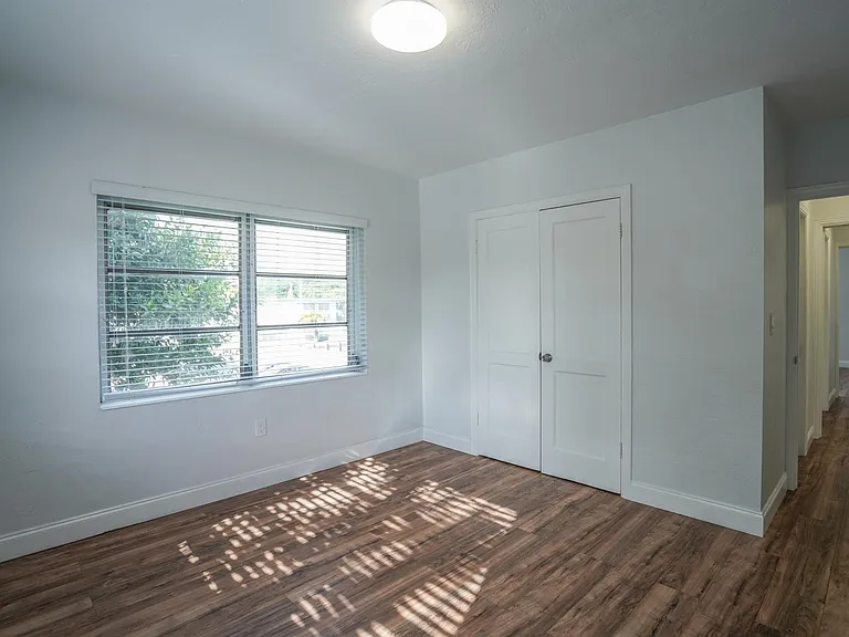 433 NE 82nd St #11 — Photo 22