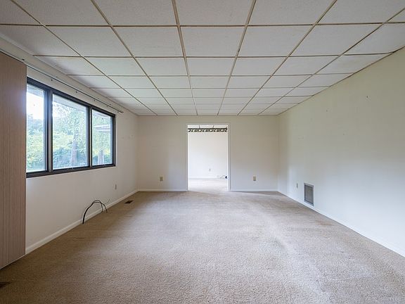 3rd image of 72 Pine Forest Dr
