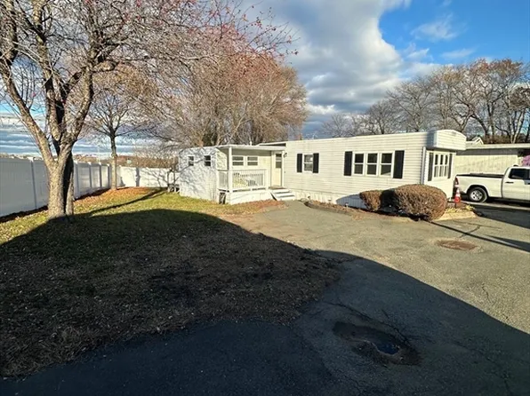 165 Newbury St #2, Peabody, MA 01960