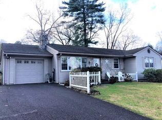 79 Lynebrook Rd, Springfield, MA 01118