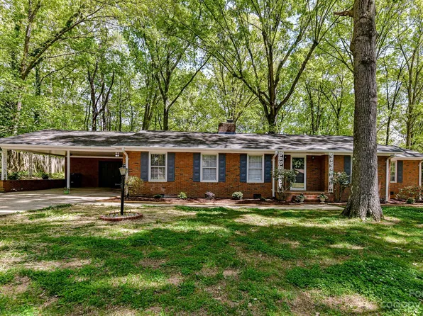 303 Chaney St, Wingate, NC 28174