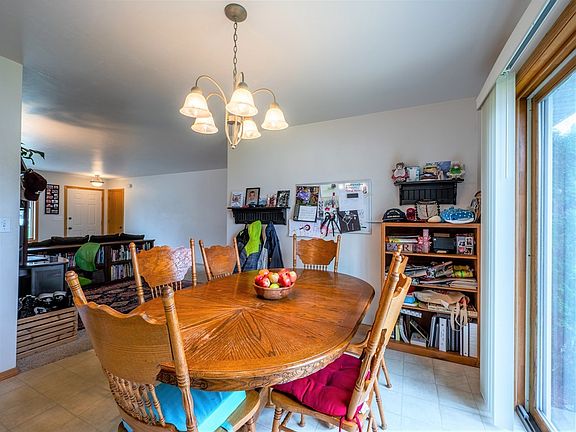5th image of 1534 Iowa Pl