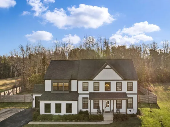 102 Liberty Hall Dr, Fredericksburg, VA 22406
