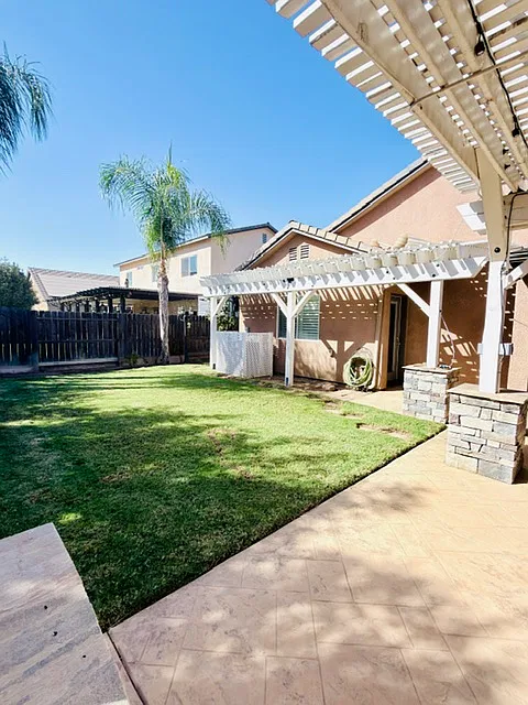 3 bed, 1859 sqft, $2,595 — Photo 4