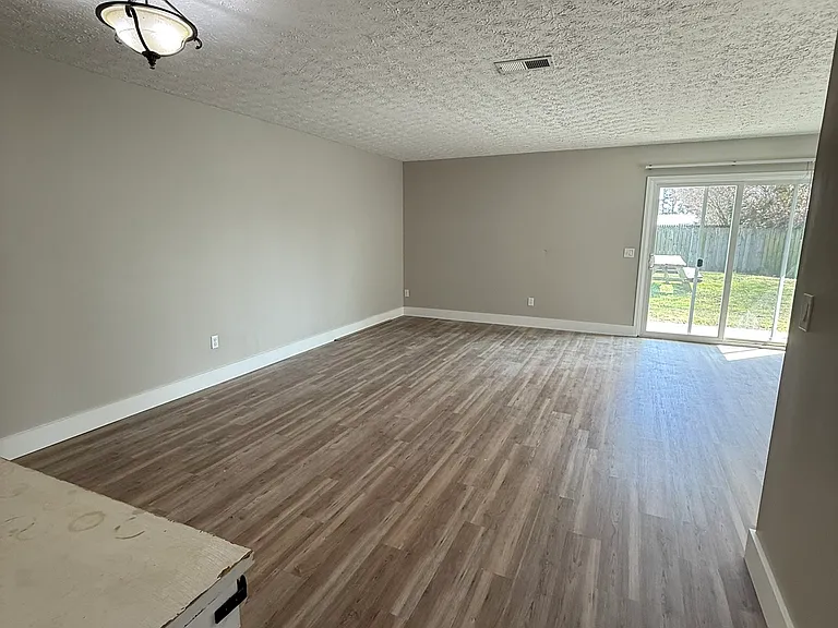 6221 Hibiscus Ave — Photo 14