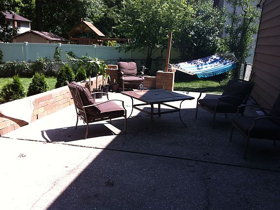 2nd image of 271 Avenue B