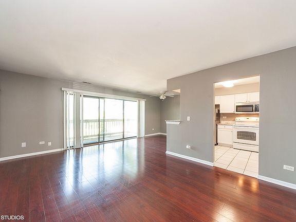 5th image of 209 W Court Of Shorewood APT 2A