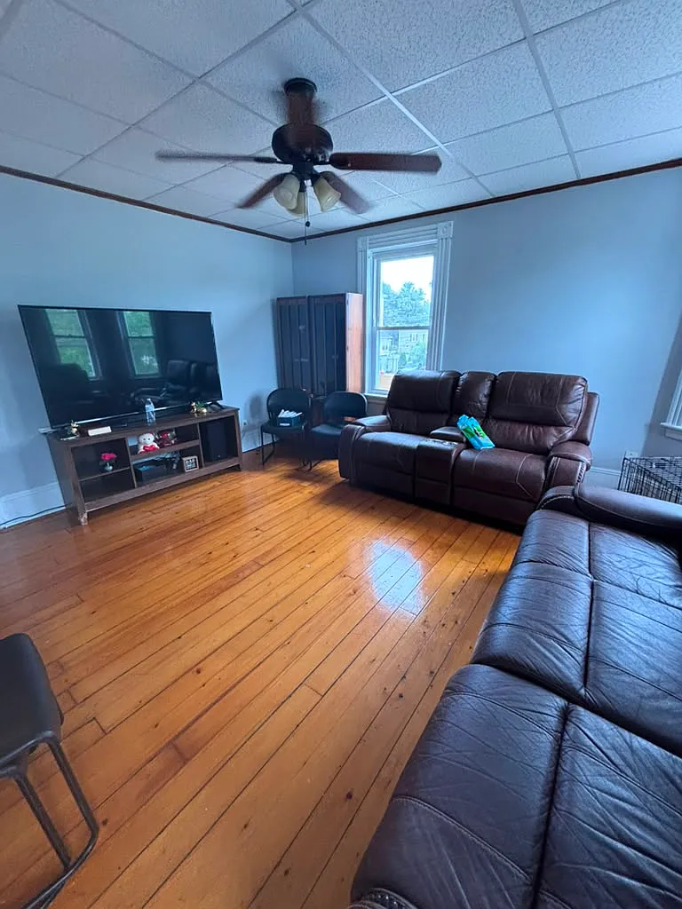 3 bed, 1.0 bath, $2,000 — Photo 1