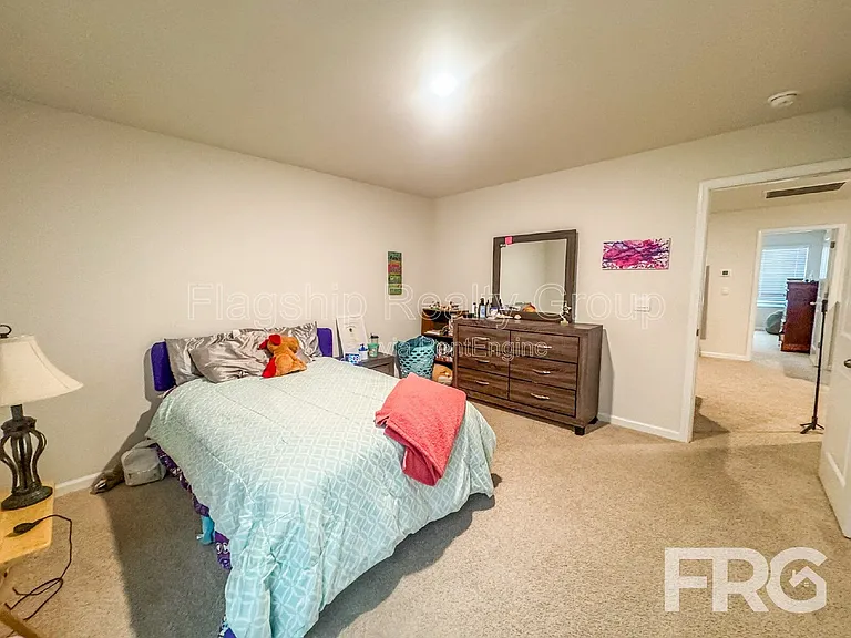 1028 Riverstone Dr — Photo 19