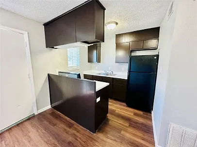 2606 Ektom Dr #6 — Photo 4