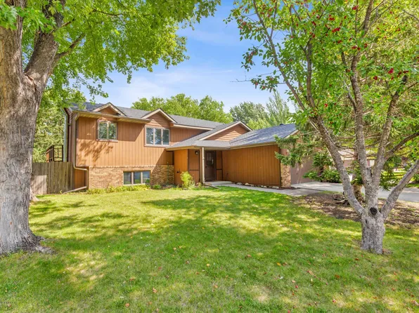 1543 31st Ave S, Fargo, ND 58103