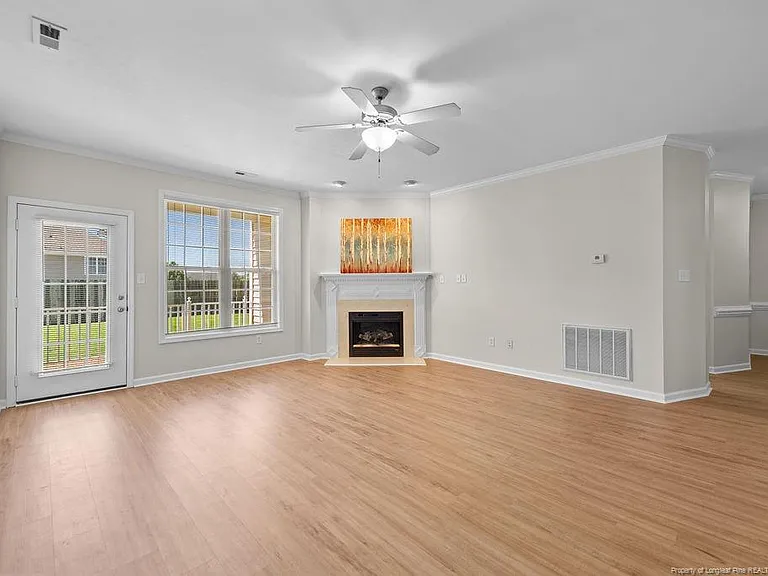 1329 Kershaw Loop #138 — Photo 1