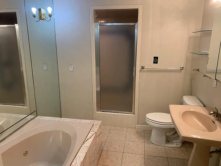 801 Country Club Cir — Photo 8
