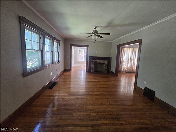 5th image of 2424 Elm St