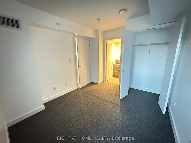 160 Flemington Rd #1022 — Photo 13
