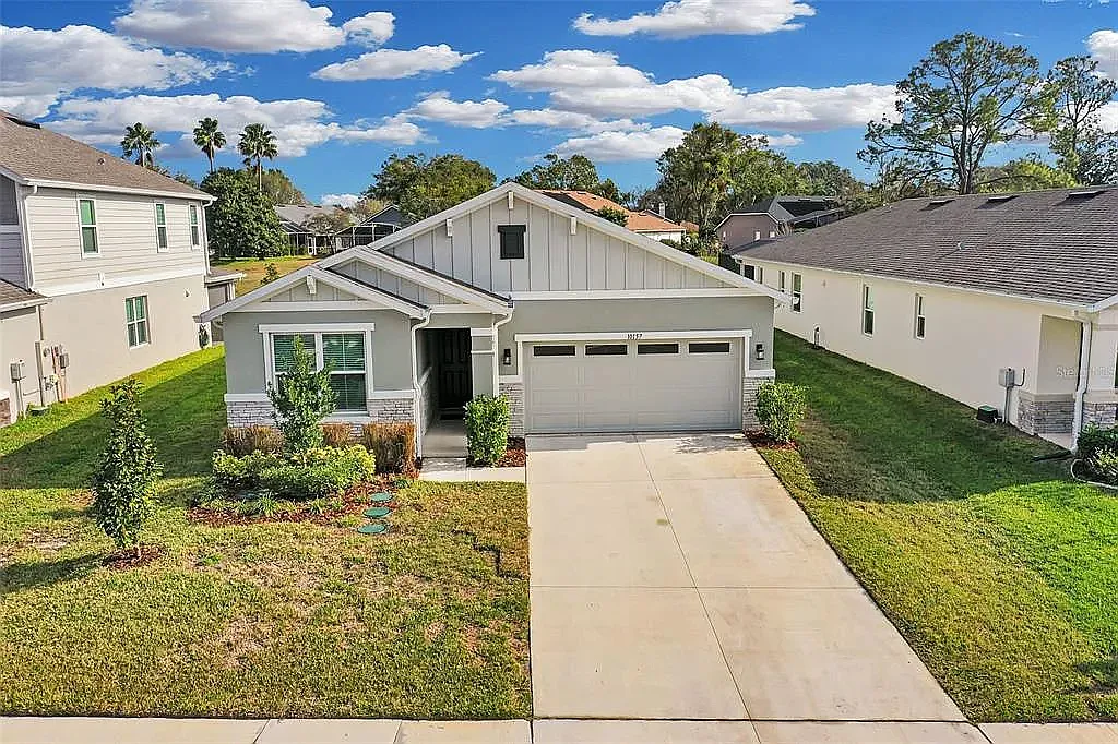 10157 Spring Lake Dr — Photo 1