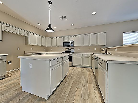 5th image of 16180 W Mauna Loa Ln
