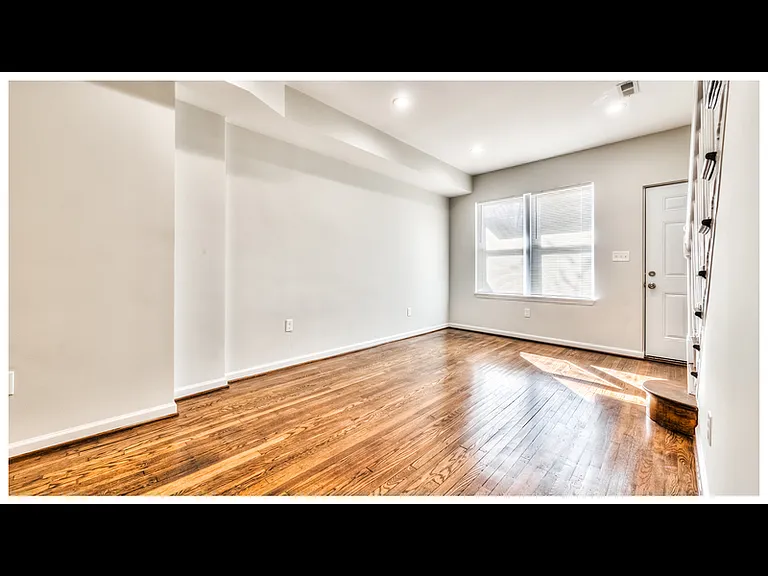 3336 W Caton Ave — Photo 5